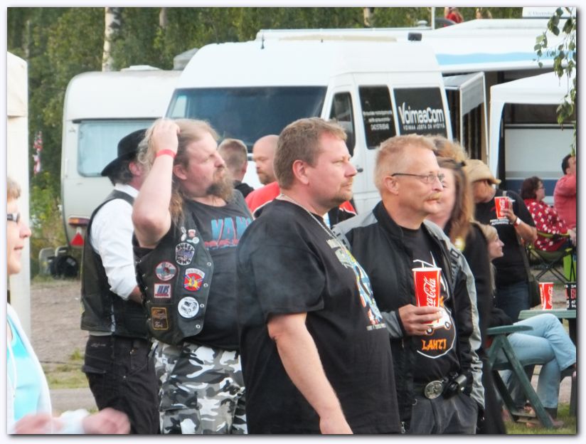 802x601 pixels (87K)