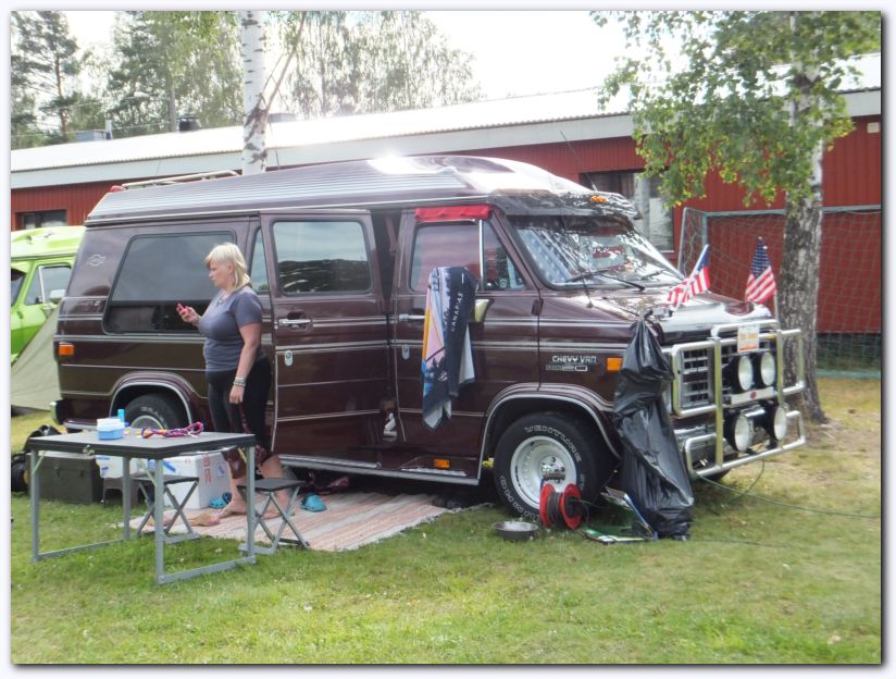 802x601 pixels (109K)