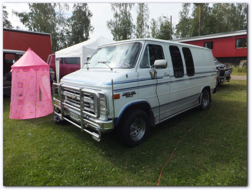 802x601 pixels (102K)