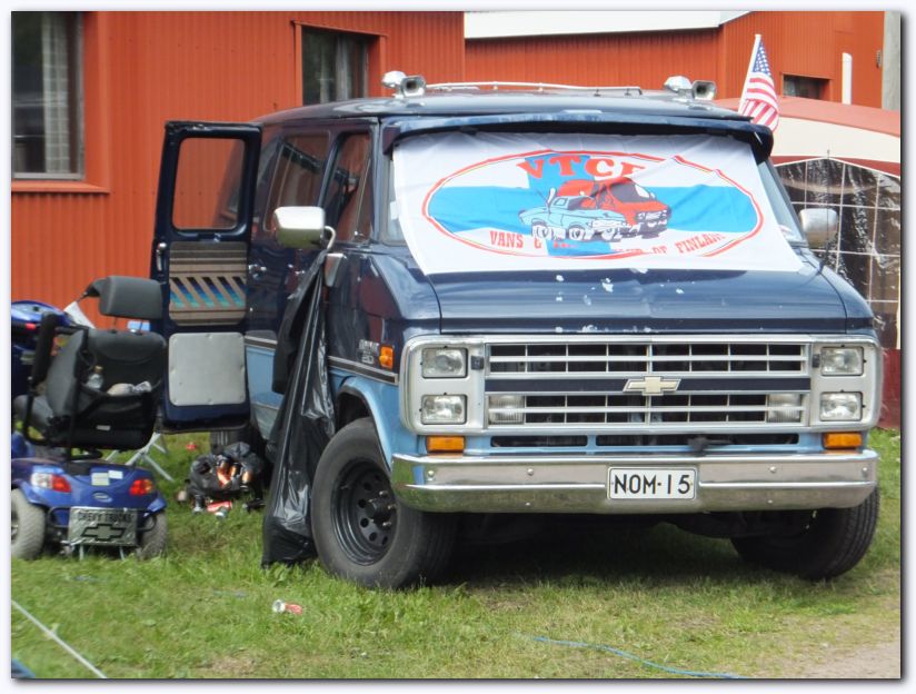 802x601 pixels (99K)