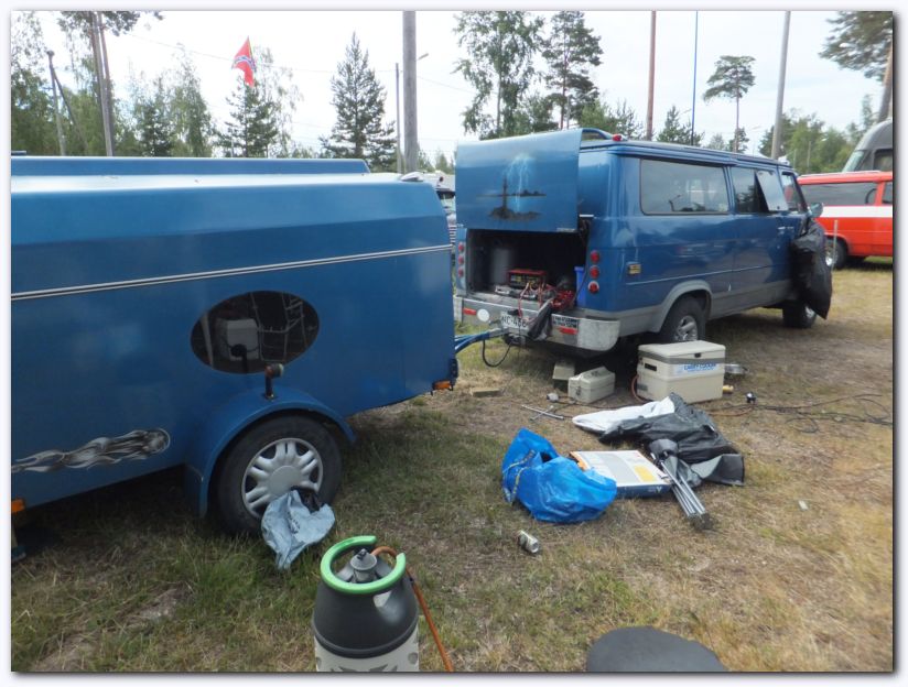 802x601 pixels (95K)