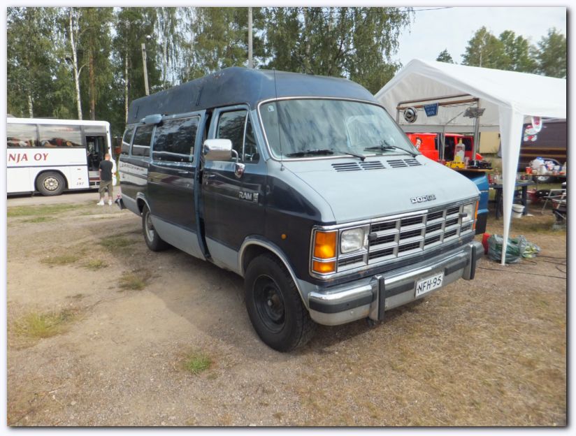 802x601 pixels (106K)