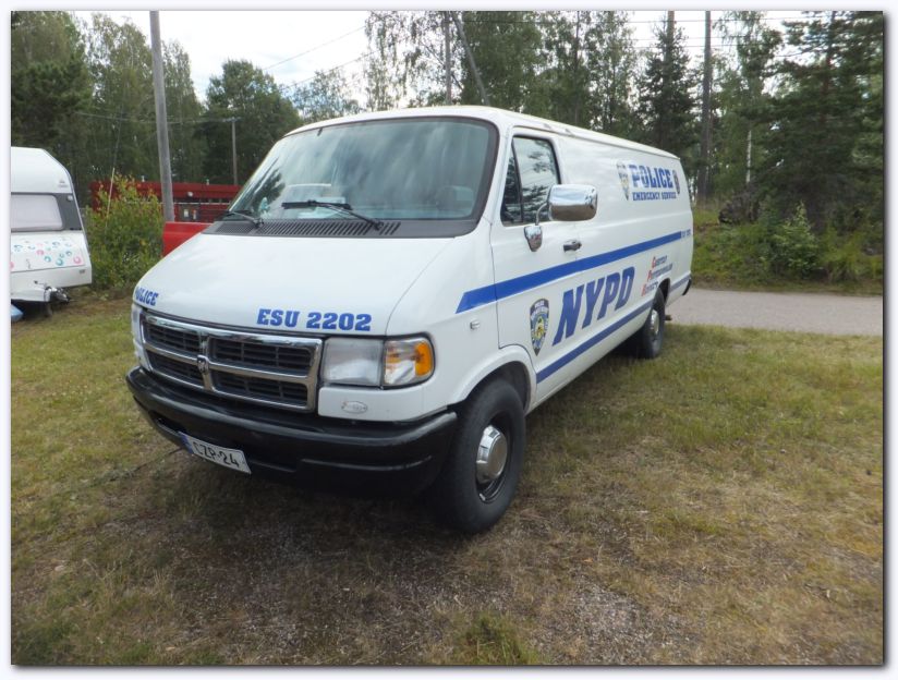 802x601 pixels (102K)