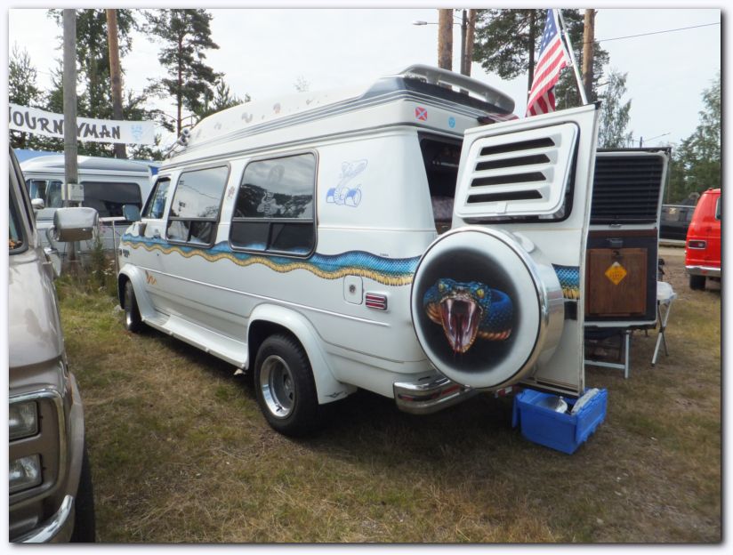 802x601 pixels (98K)