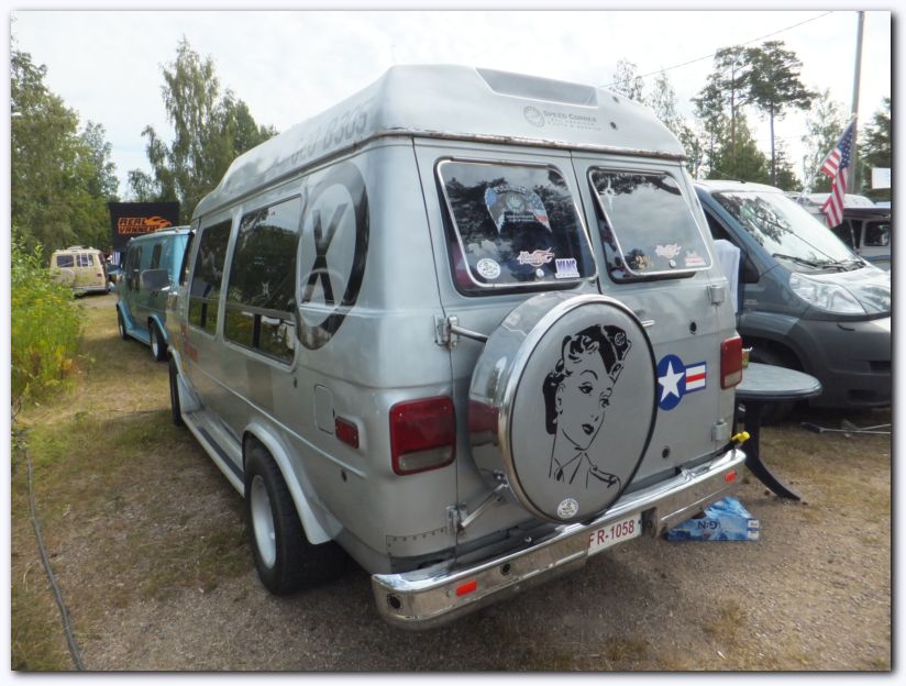 802x601 pixels (94K)