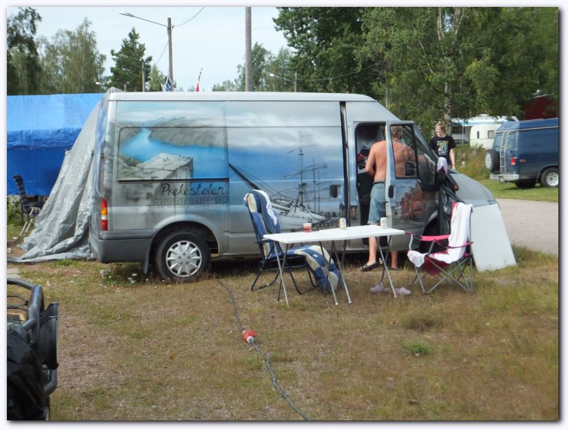 802x601 pixels (103K)