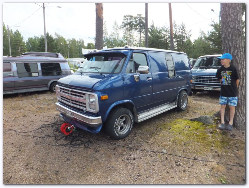 802x601 pixels (109K)