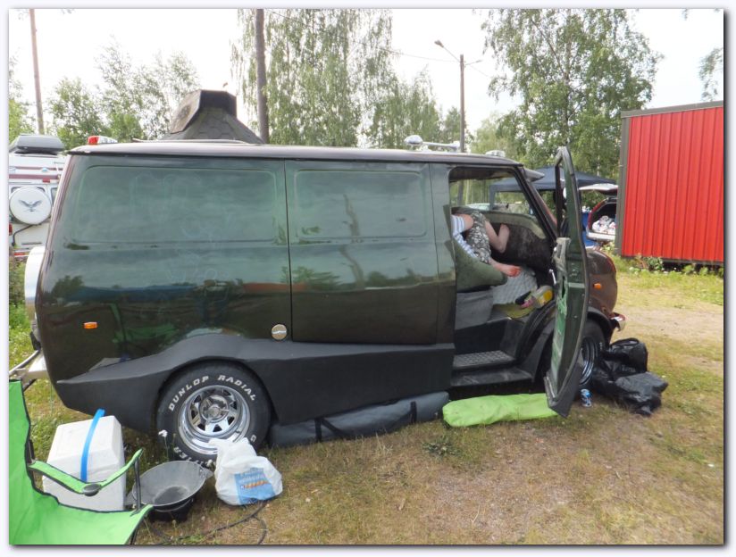 802x601 pixels (98K)