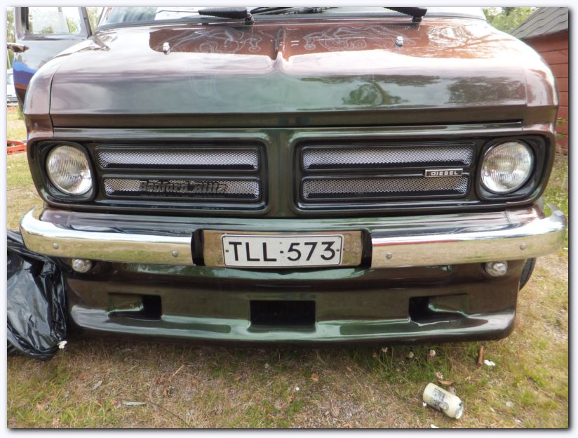 802x601 pixels (105K)