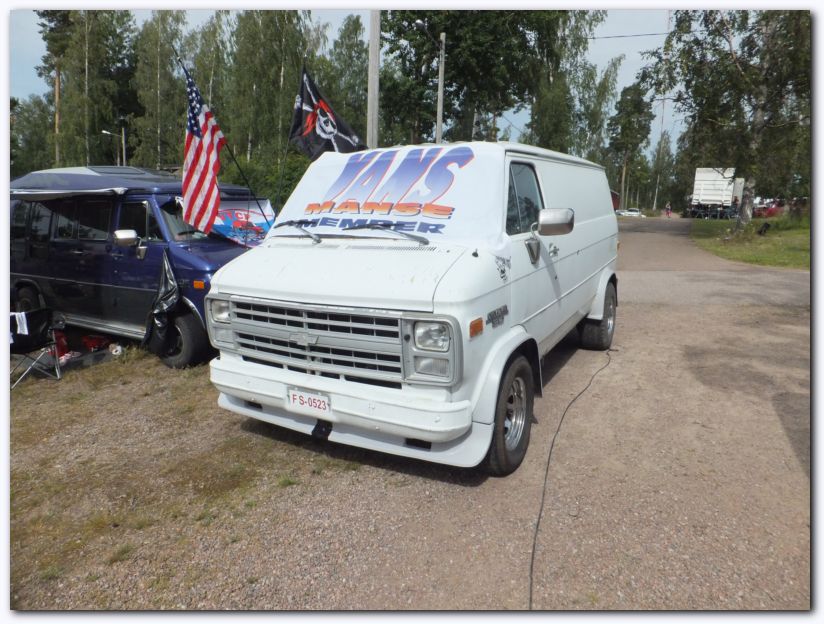 802x601 pixels (111K)