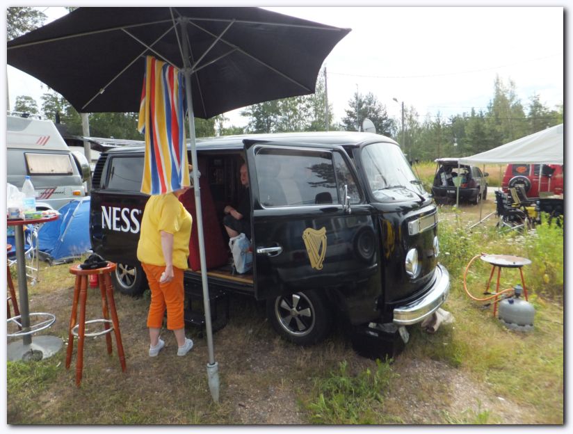 802x601 pixels (95K)