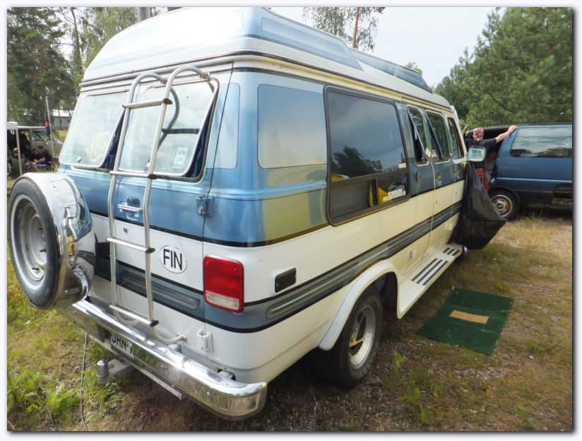 802x601 pixels (101K)