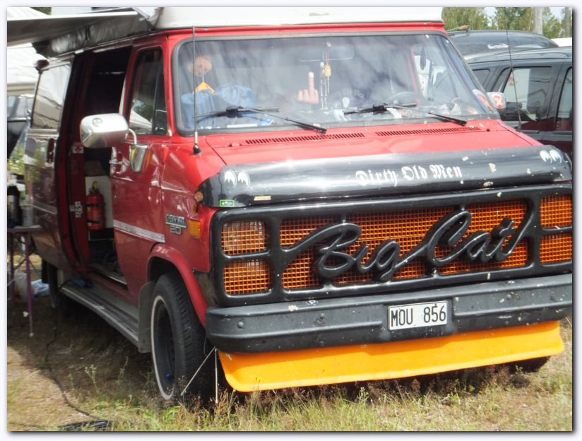 802x601 pixels (105K)