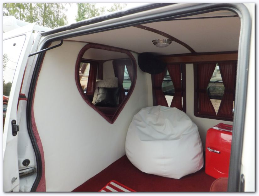 802x601 pixels (63K)