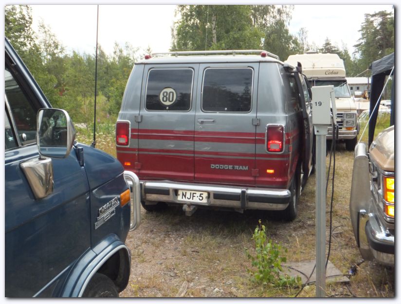 802x601 pixels (98K)