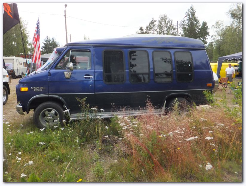 802x601 pixels (102K)