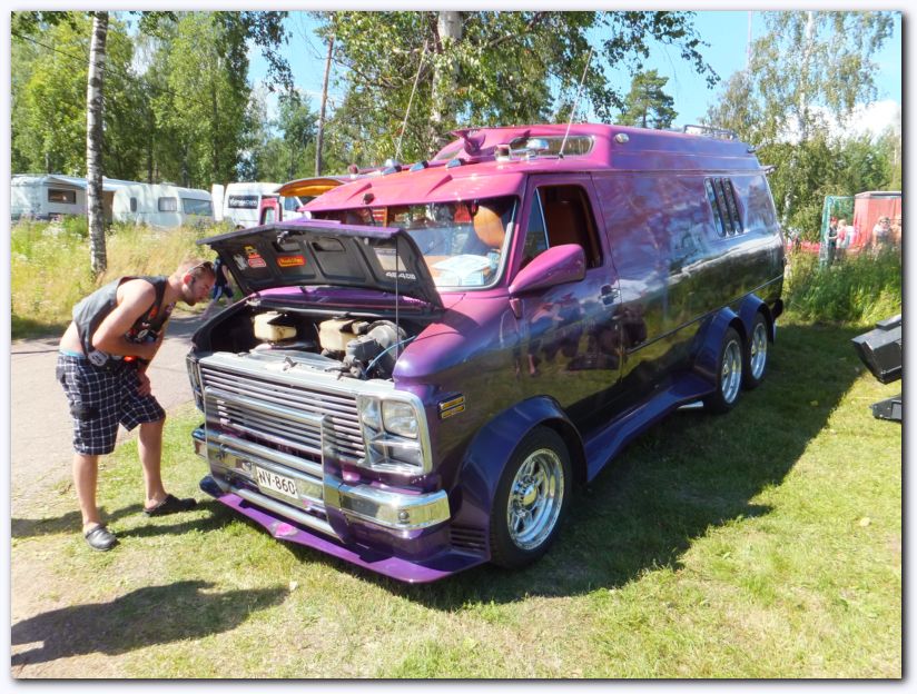 802x601 pixels (136K)