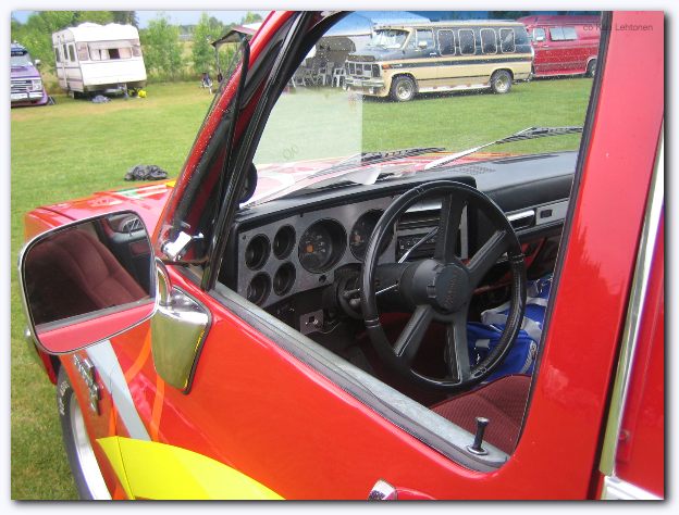 602x451 pixels (68K)