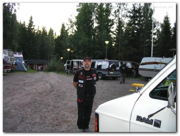 602x451 pixels (56K)