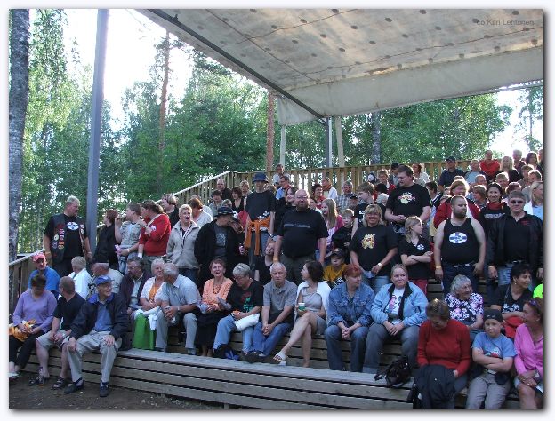 602x451 pixels (94K)