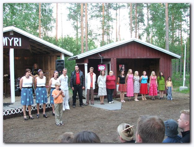 602x451 pixels (90K)