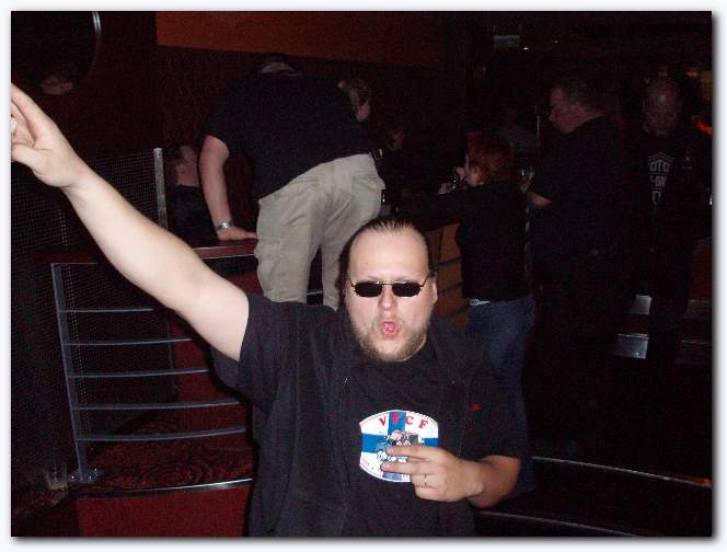 642x481 pixels (35K)