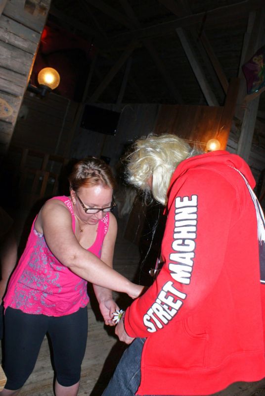 536x800 pixels (56K)