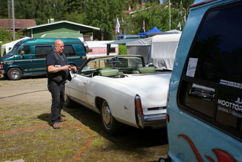 800x536 pixels (83K)