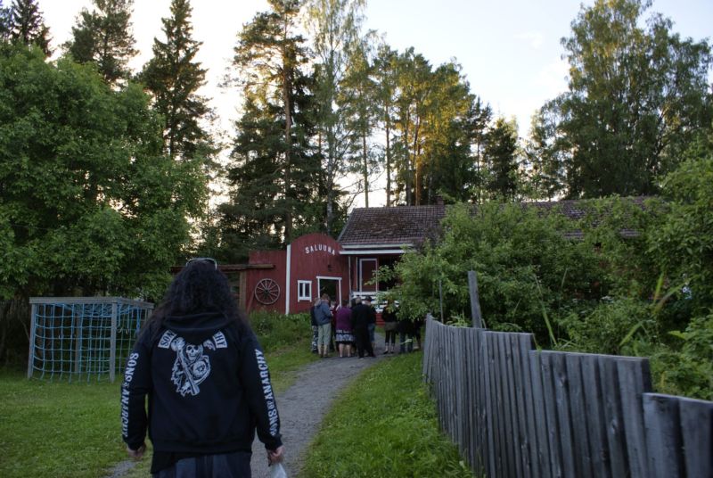 800x536 pixels (104K)