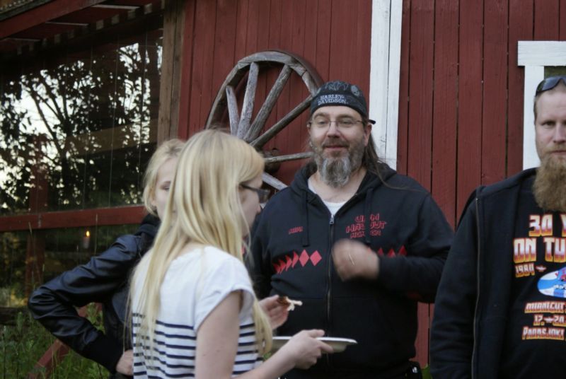 800x536 pixels (64K)