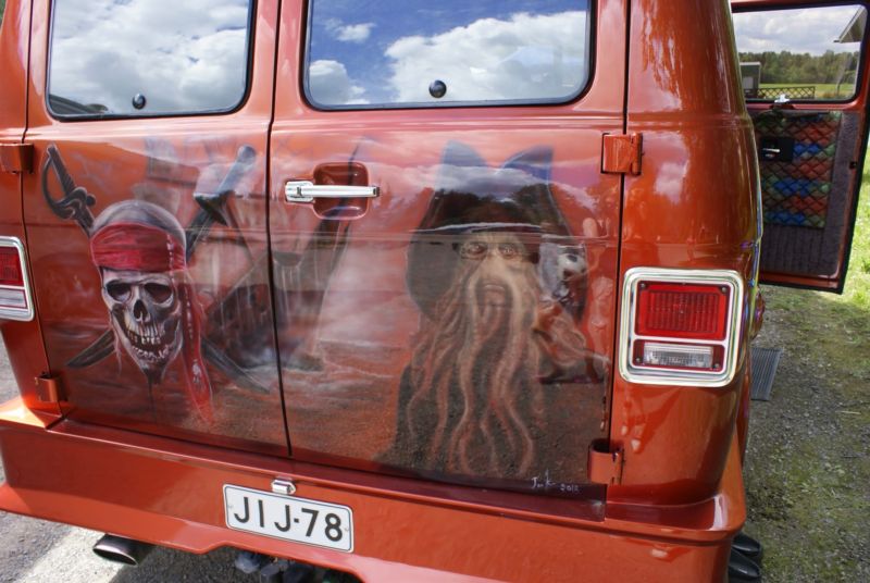 800x536 pixels (77K)