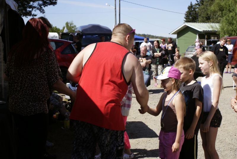 800x536 pixels (70K)