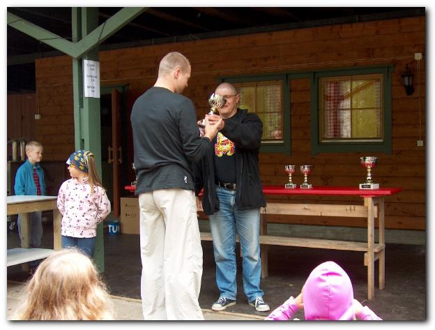 602x450 pixels (48K)