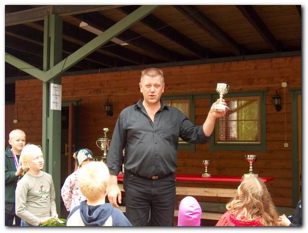 602x450 pixels (48K)