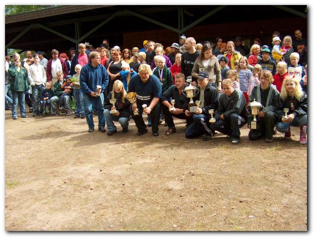 602x450 pixels (71K)