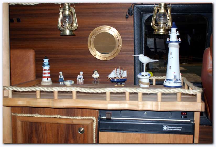 802x537 pixels (53K)