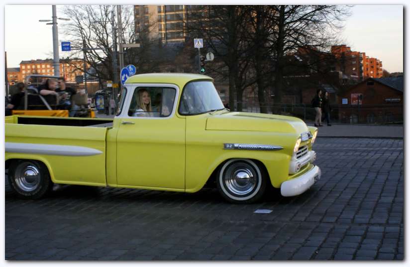 802x513 pixels (49K)